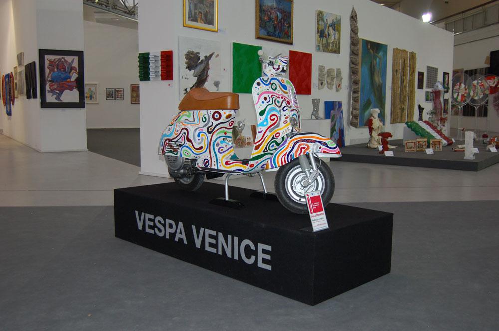 Vespa Venice alla biennale di Venezia